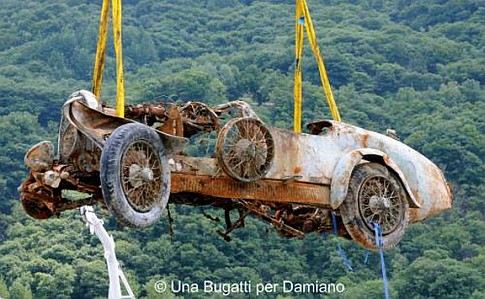 Zatopione Bugatti sprzedane za ponad 260 tys. USD!