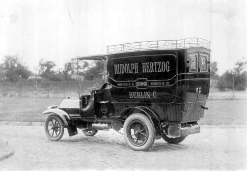 Pierwsze ciężarówki Daimlera i Benza na przełomie XIX i XX wieku