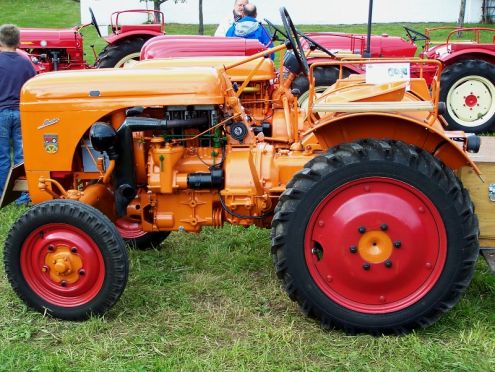 Wystawa traktorów oraz giełda modeli w Muzeum Porsche