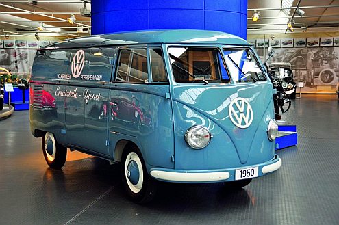 Błękitny Bulli na wystawie u Volkswagena
