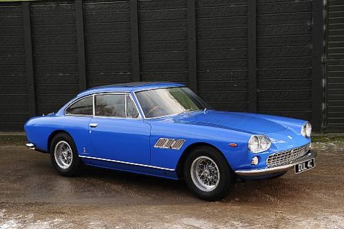 John Lennon i jego niebieskie Ferrari