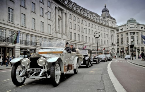 Setka Rollsów na ulicach Londynu