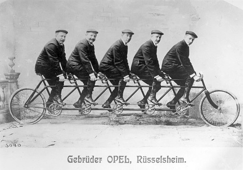 Maszyna do szycia + rower + samochód = Opel
