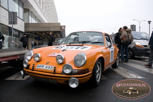 Mistrz świata Bjorn Waldegard starterem honorowym w Warszawie Rallye Monte-Carlo Historique