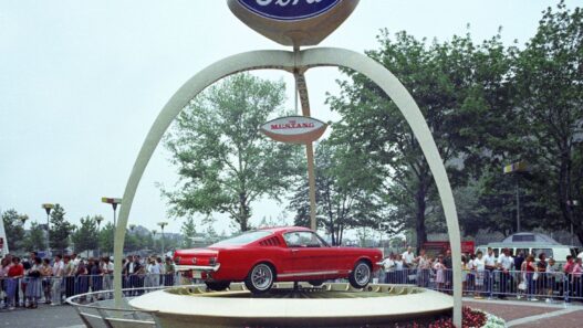 Ford Mustang na wystawie w Nowym Jorku w 1964 roku