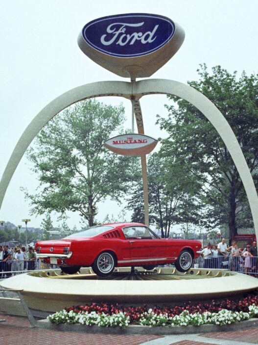 Ford Mustang na wystawie w Nowym Jorku w 1964 roku