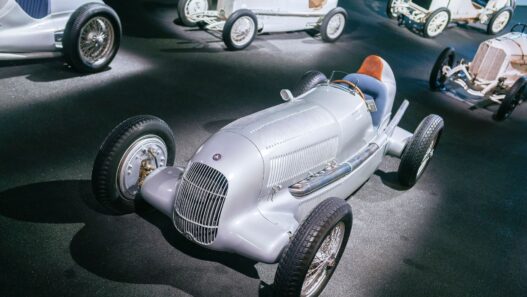 Srebrna strzała: 90 lat temu zadebiutował Mercedes-Benz W 25
