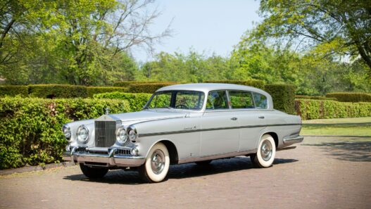 Rolls-Royce Silver Wraith Limousine by Vignale