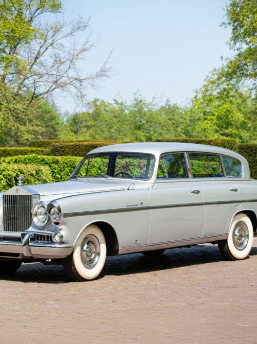 Rolls-Royce Silver Wraith Limousine by Vignale