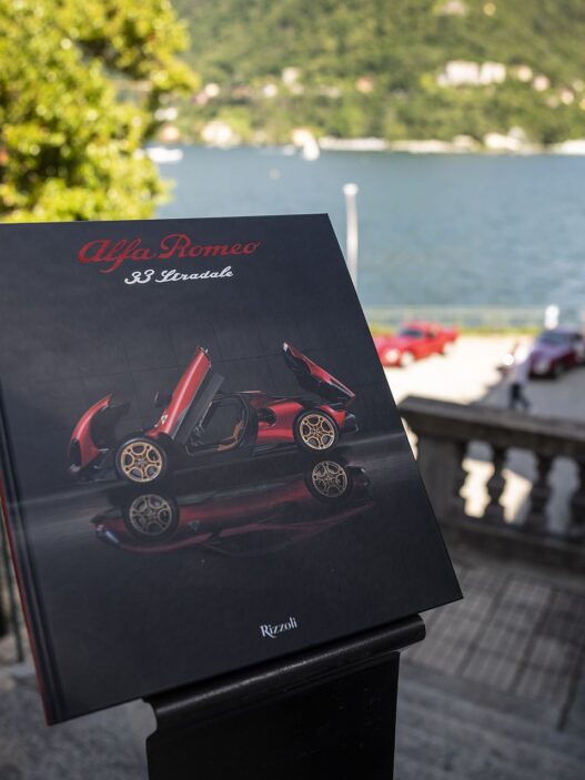 Alfa Romeo 33 Stradale - książka o legendzie i nowej ikonie marki
