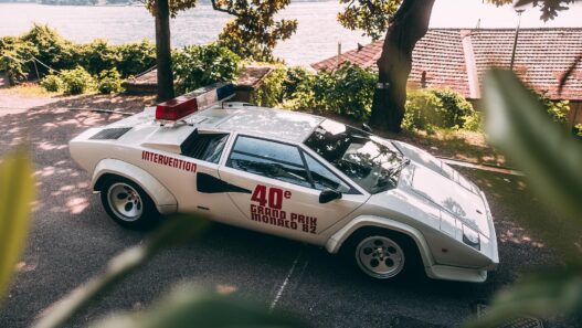 Lamborghini nad jeziorem Como - piękno, historia i prędkość w jednym miejscu