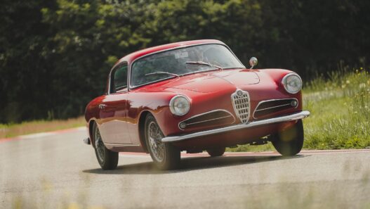 Alfa Romeo i Luna Rossa – dwie legendy na trasie 1000 Miglia 2025
