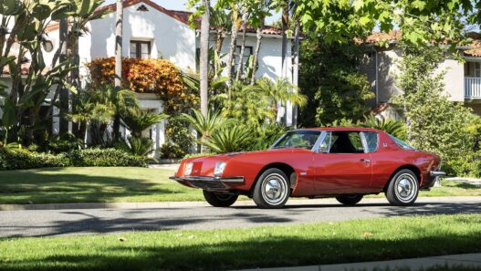 Avanti R2 - kultowy model, który miał uratować markę Studebaker