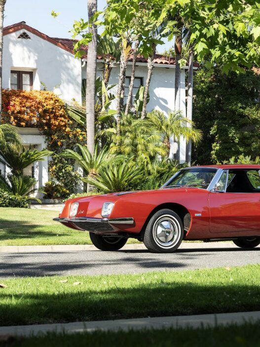Avanti R2 - kultowy model, który miał uratować markę Studebaker