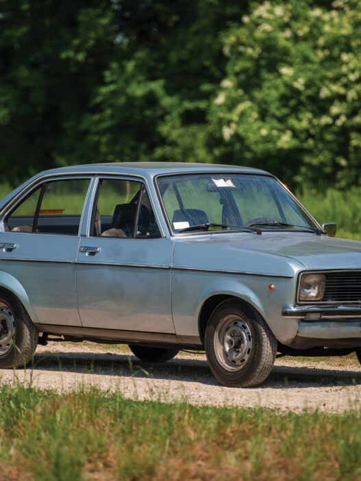 Papież w Fordzie? Historia niezwykłego samochodu Jana Pawła II