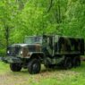 Ciężarówka z charakterem - AM General M925 - wojskowy kolos z lat 80.
