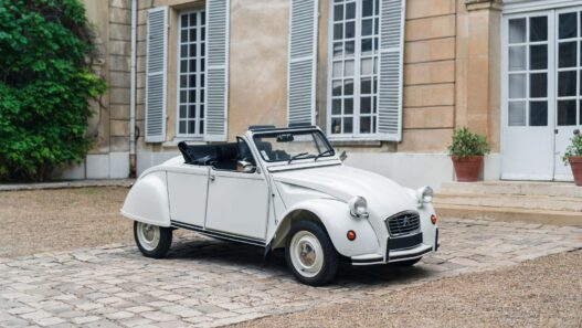 Klasyczna elegancja z duszą - Citroën 2CV Azelle Roberta Oprona