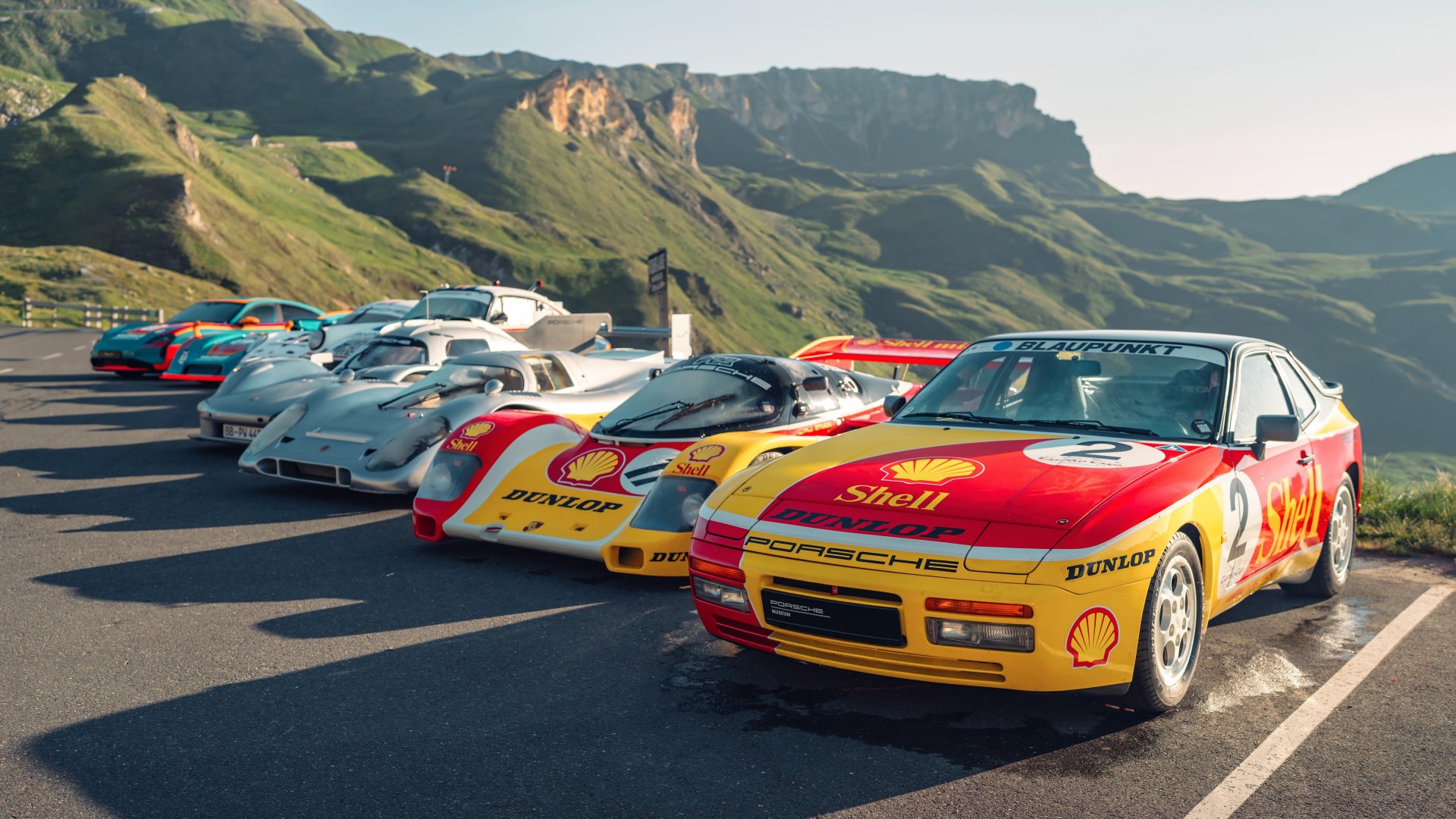 Ikony Porsche na tle Alp - motoryzacyjne święto w FAT Mankei