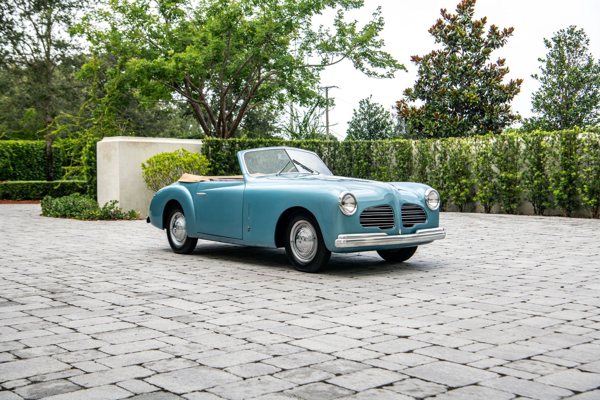 Fiat 1100 Cabriolet - włoska elegancja z lat 50
