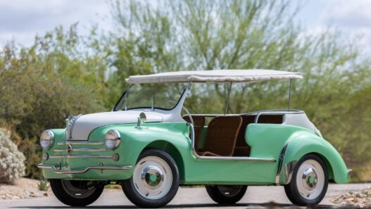 Renault 4CV "Jolly" - urokliwy powiew powojennej motoryzacji