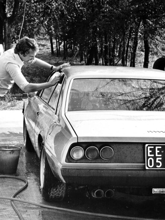 Niki Lauda i jego Ferrari 365 GT4 2+2