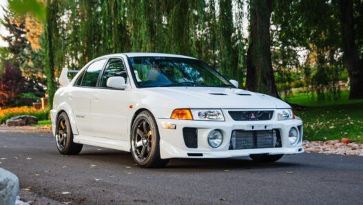 Mitsubishi Lancer Evolution V - legenda rajdów, ikona ulicy