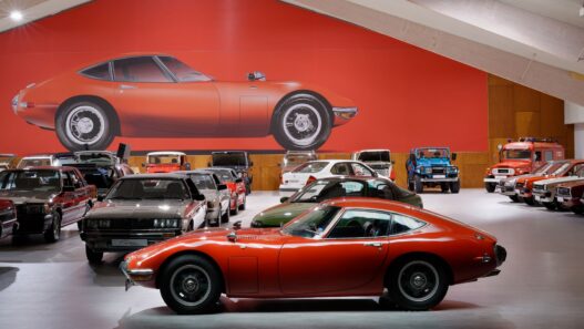Motoryzacja i kino - wystawa kultowych Toyot w Toyota Collection