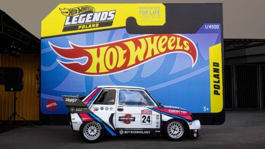 Mały gigant z Polski podbija świat - Fiat 126p Bis zwycięża Hot Wheels Legends Tour 2025!