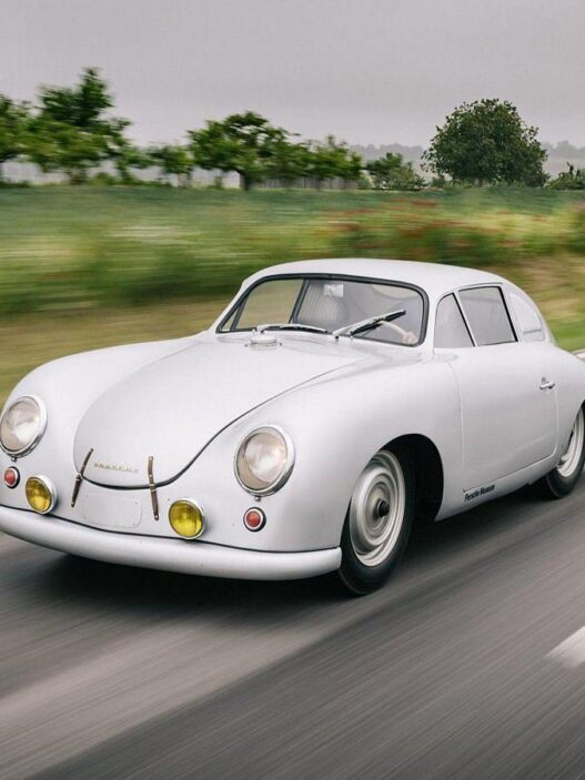 "Raceborn" - 75 lat motorsportu Porsche na Retro Classics 2026