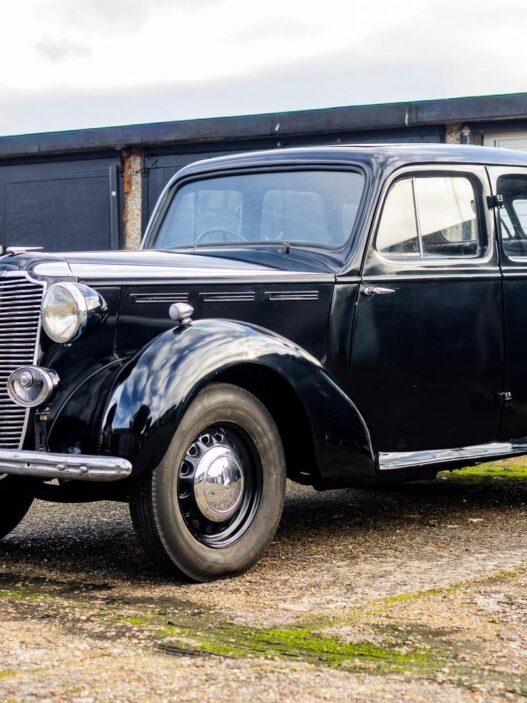 Vauxhall J-Type 14HP z pałacowym rodowodem