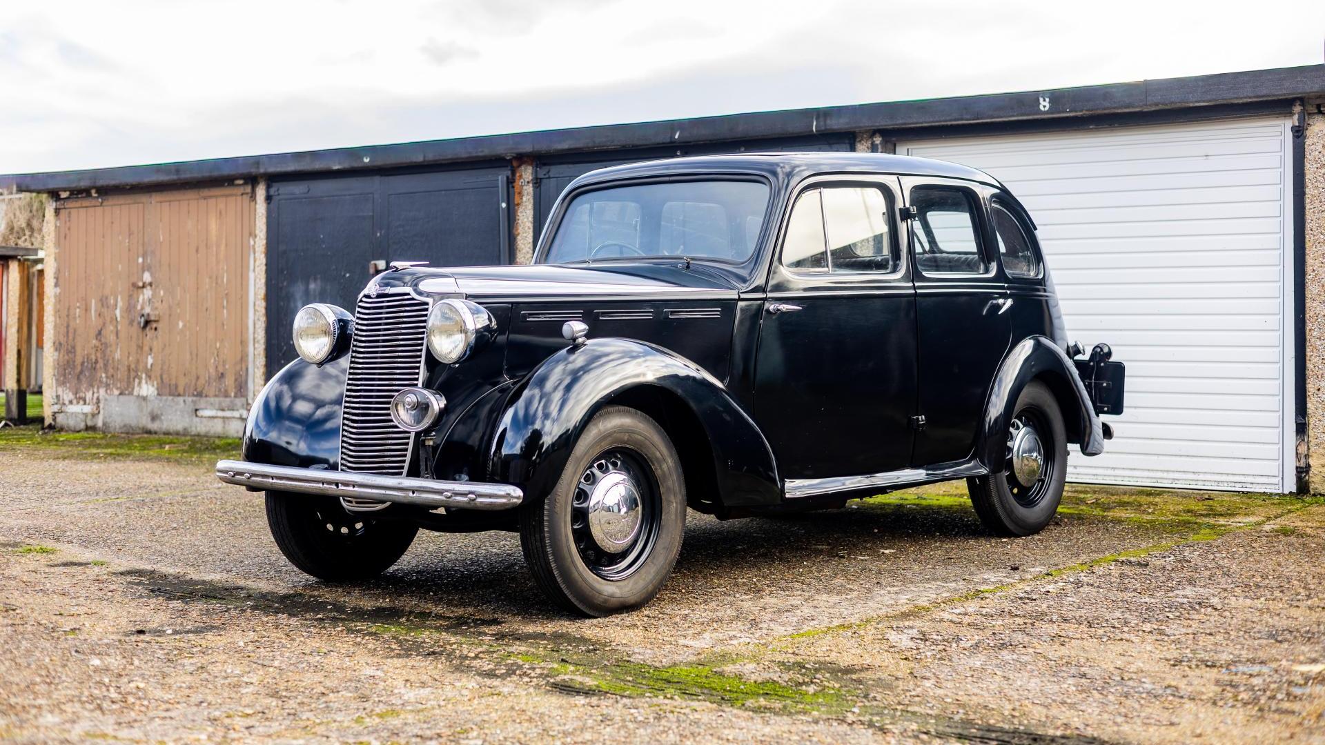 Vauxhall J-Type 14HP z pałacowym rodowodem