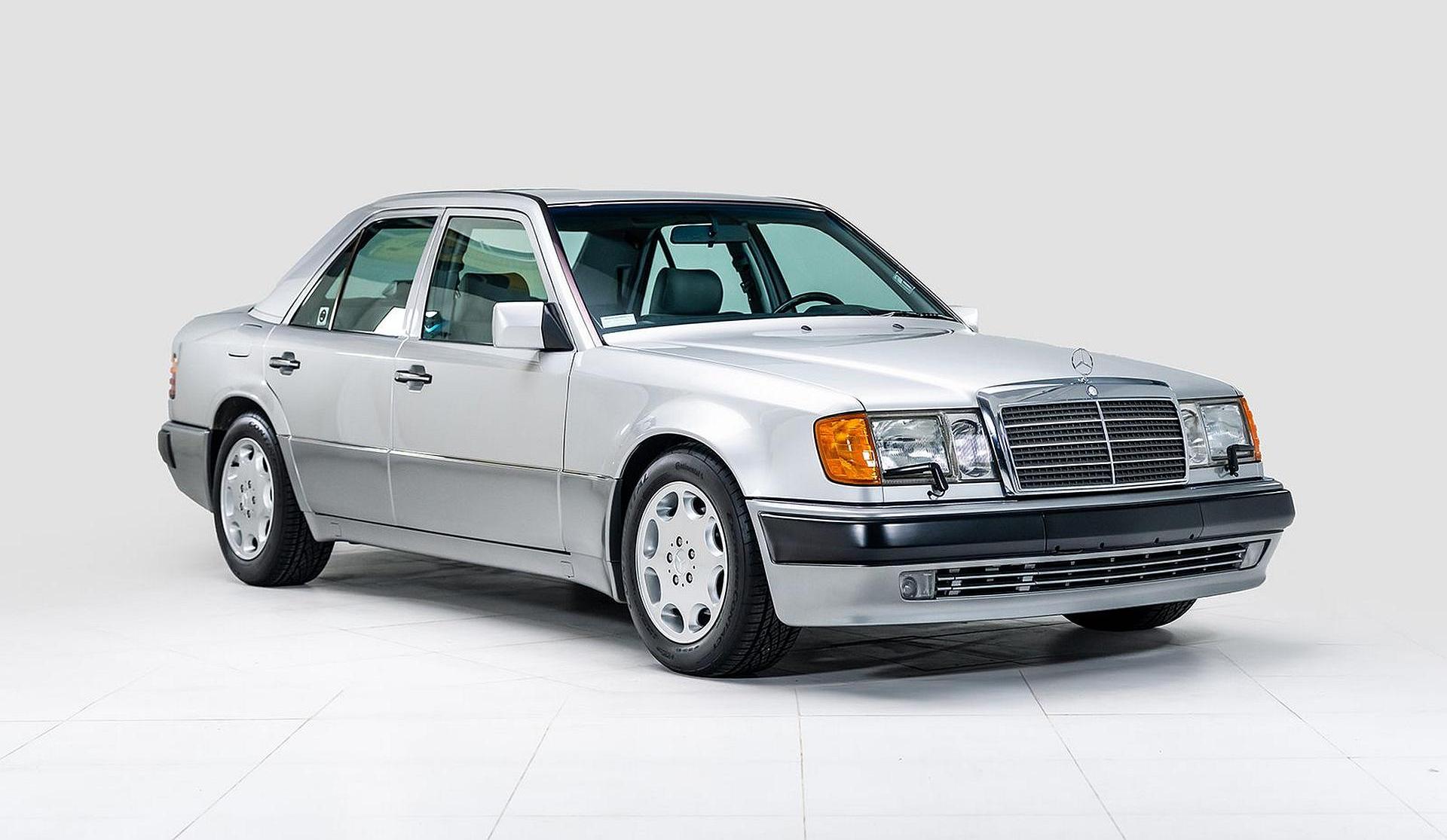 Mercedes-Benz 500E - sportowa limuzyna lat 90., która dziś bije rekordy aukcji