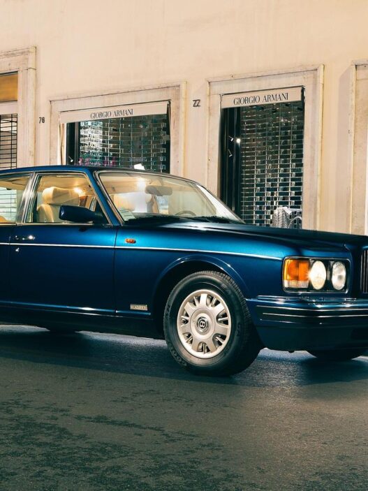 Bentley Brooklands - dyskretna potęga luksusu od Giorgio Armani