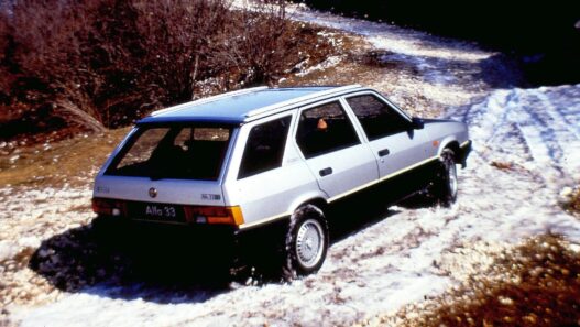 75 lat napędu na cztery koła w Alfie Romeo - od "Matty" po inteligentne Q4