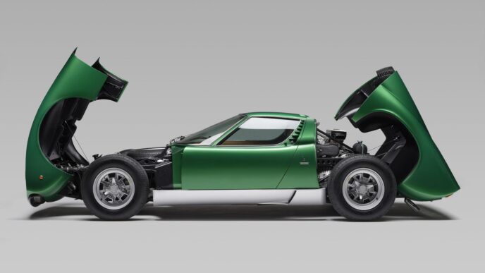 Lamborghini Miura - 60 lat samochodu, który zmienił definicję supersamochodu