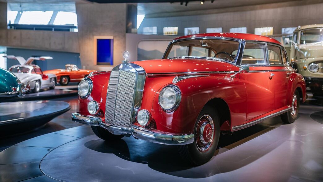 Mercedes-Benz 300 "Adenauer" - ikona luksusu epoki powojennego rozkwitu