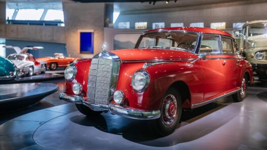Mercedes-Benz 300 "Adenauer" - ikona luksusu epoki powojennego rozkwitu