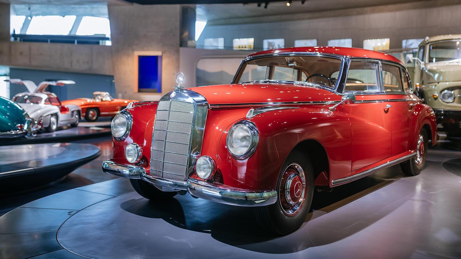 Mercedes-Benz 300 "Adenauer" - ikona luksusu epoki powojennego rozkwitu