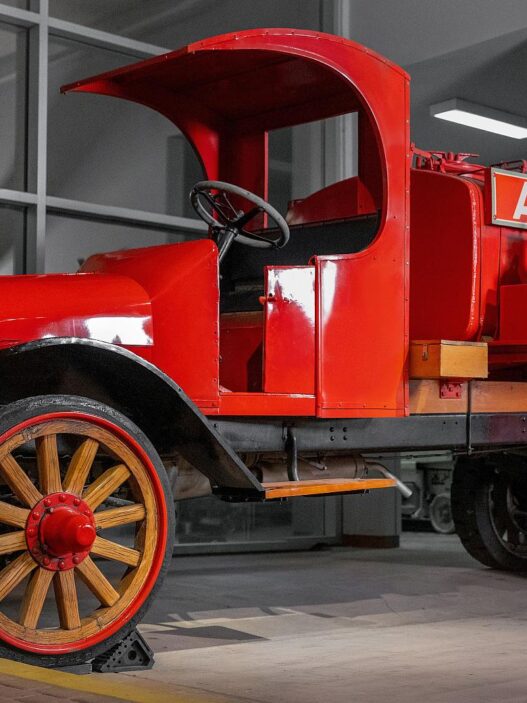 Mack AB - ciężarówka, która stworzyła legendę niezawodności