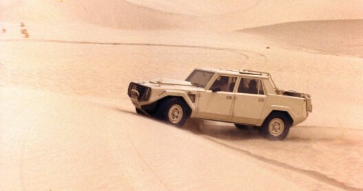 Lamborghini LM002 - pionier superszybkich SUV-ów obchodzi 40-lecie