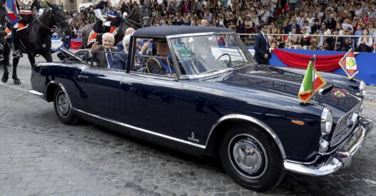 Lancia Flaminia i nowa Gamma - od prezydenckiej legendy do przyszłości marki