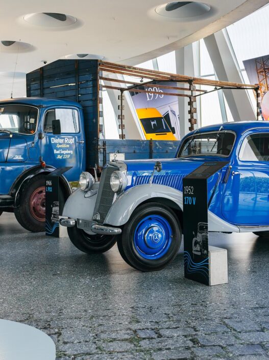 130 lat pojazdów użytkowych Mercedes-Benz. Historia transportu w jednym miejscu