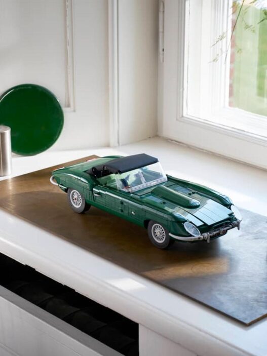 Jaguar E-Type z klocków LEGO. Klasyczna ikona w kolekcjonerskim wydaniu
