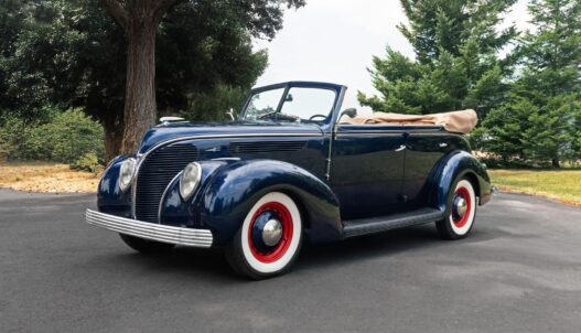 Ford Deluxe Convertible Sedan - najrzadszy i najbardziej luksusowy Ford swojej epoki