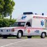 Tatra T613 "Sanita" - unikatowa karetka z silnikiem V8 trafi na prestiżową aukcję